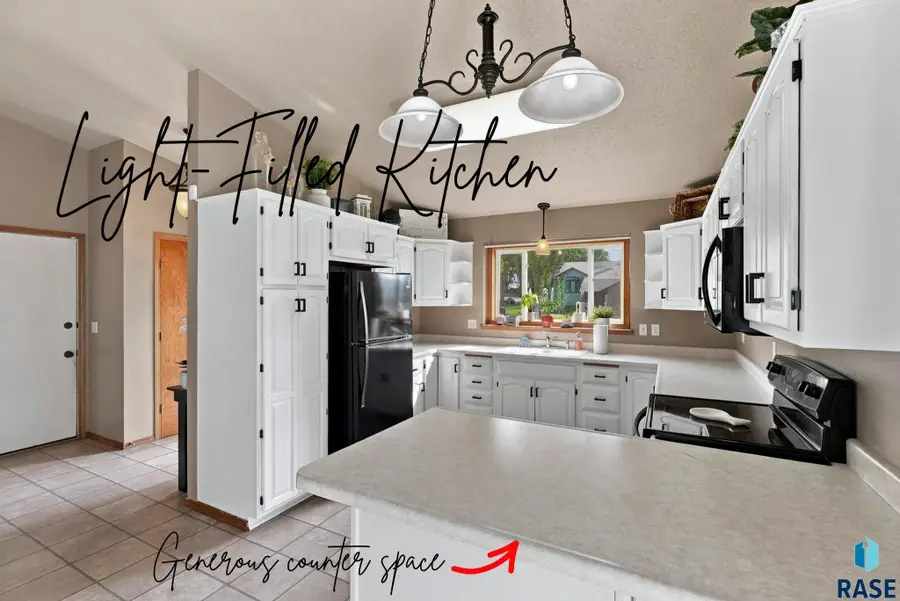 2738 S Avondale Ct, Sioux Falls, SD 57110 - #3