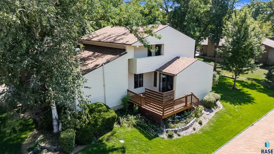 401 E Aspen Dr, Sioux Falls, SD 57105 - #3