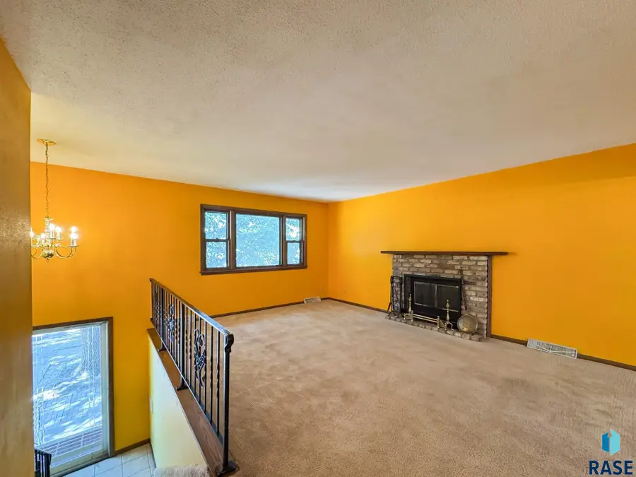 520 S Conklin Ave, Sioux Falls, SD 57103 - #3