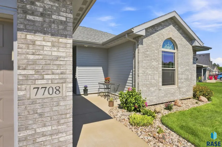 7708 W Browning St, Sioux Falls, SD 57106 - #3