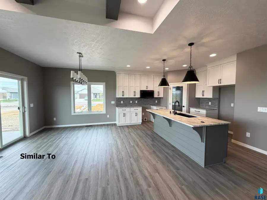 5901 S Huntwood Ave, Sioux Falls, SD 57108 - #3