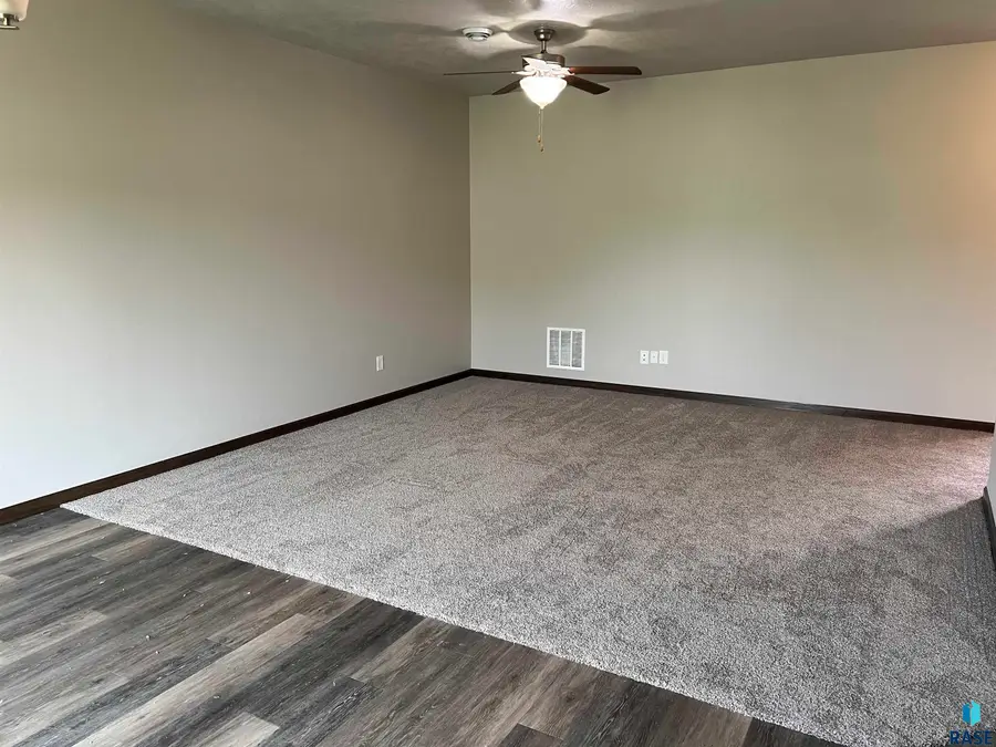 5904 S Bounty Pl, Sioux Falls, SD 57108 - #2