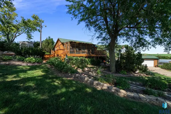 47766 283rd St, Canton, SD 57013