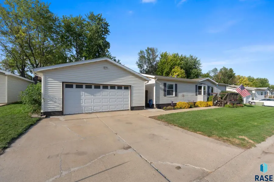 114 N Cheers Pl, Sioux Falls, SD 57107 - #2