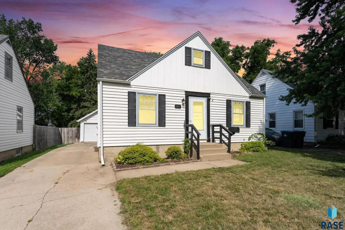 317 N Grange Ave, Sioux Falls, SD 57104 - #1