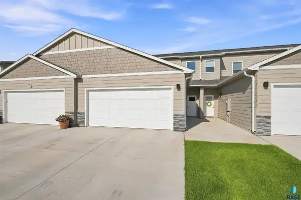 5515 Huntwood Ave, Sioux Falls, SD 57108