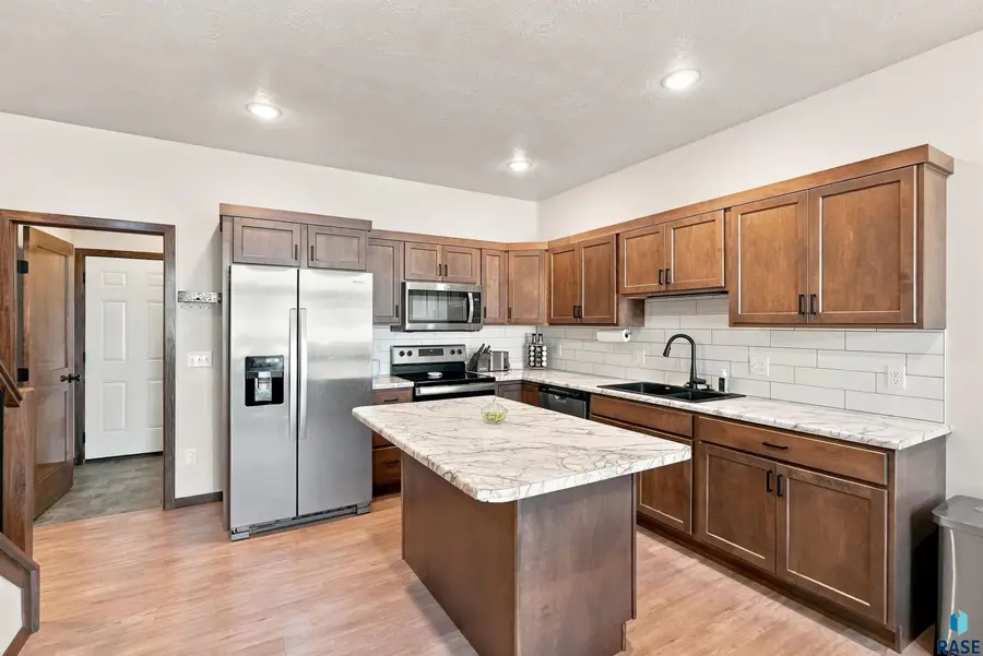 5515 Huntwood Ave, Sioux Falls, SD 57108 - #3