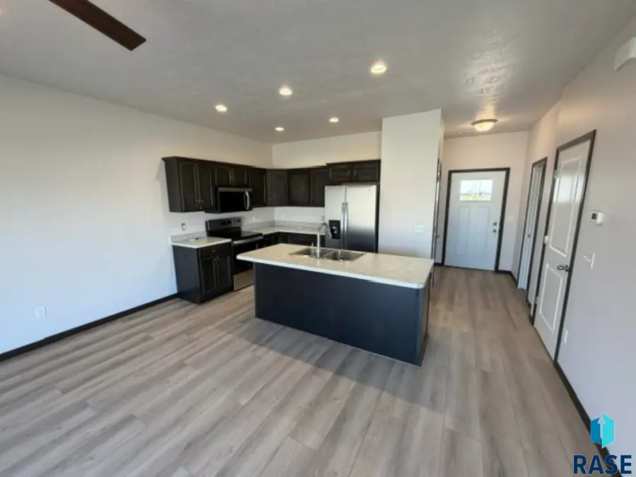 9420 W Tunis Dr, Sioux Falls, SD 57106 - #2