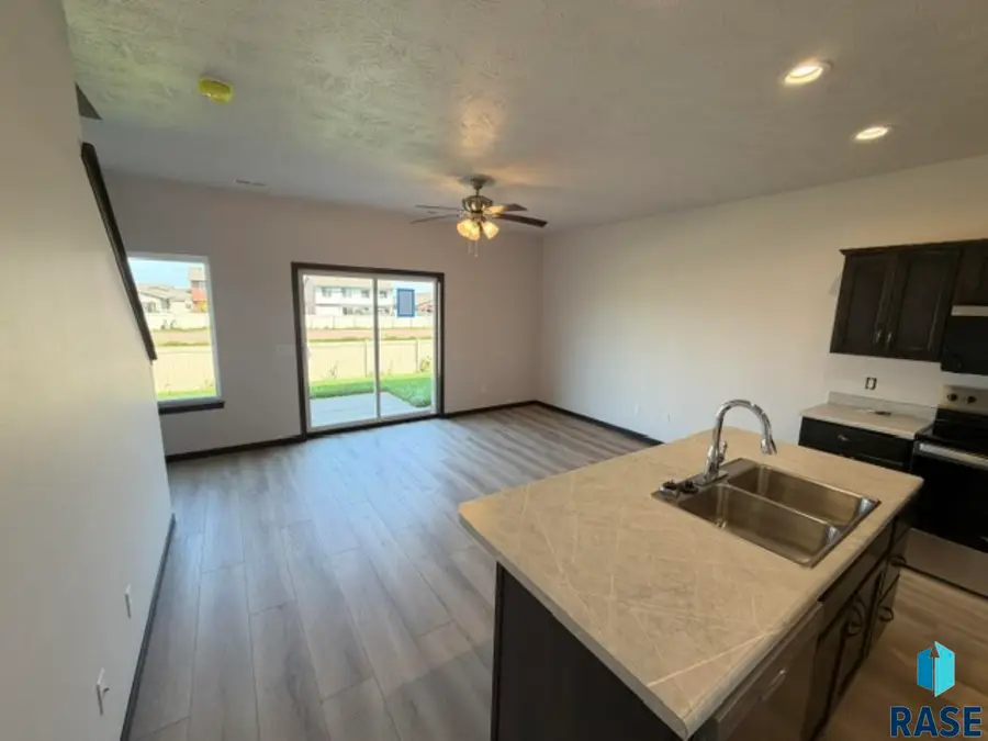 9420 W Tunis Dr, Sioux Falls, SD 57106 - #3