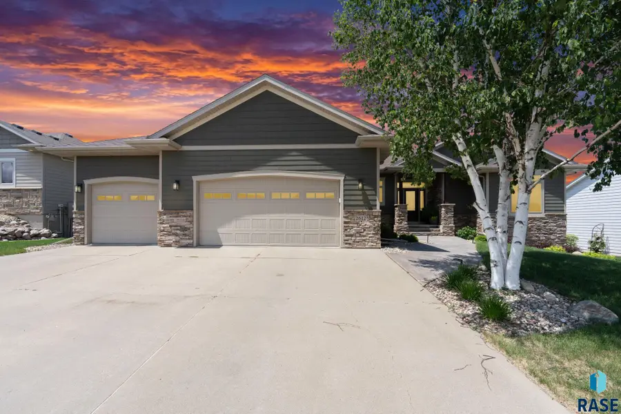 2612 W 90th St, Sioux Falls, SD 57108 - #2