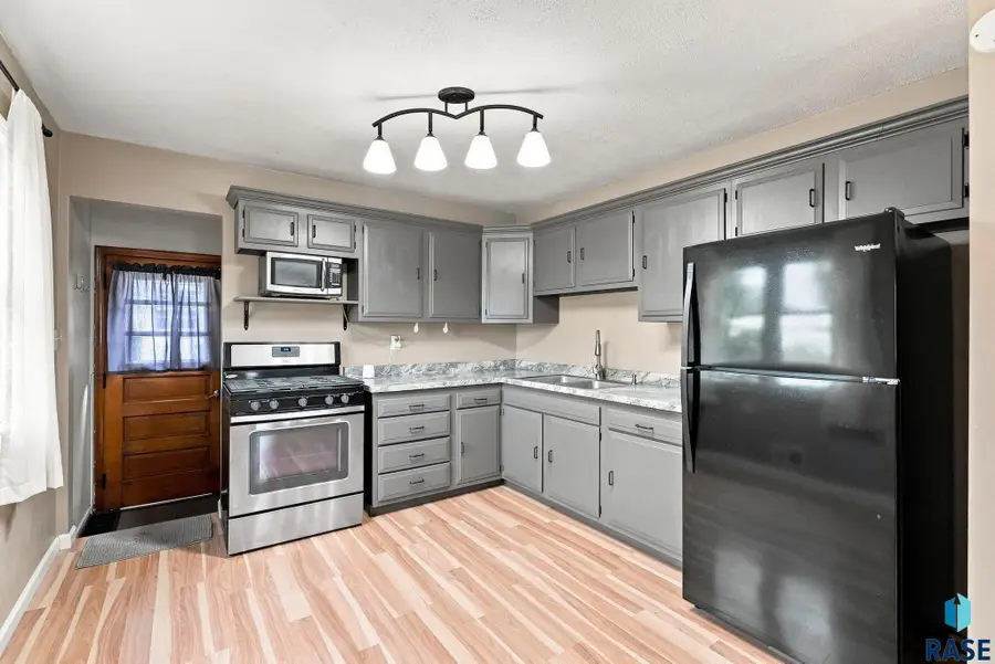 944 S Cloudas Ave Ave, Sioux Falls, SD 57103 - #2
