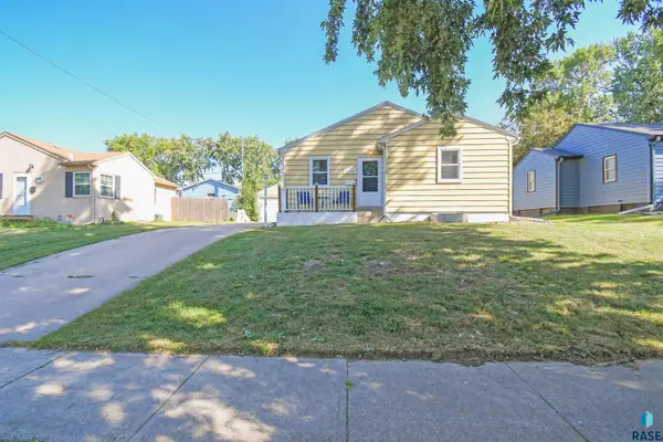3104 E Claudette Dr, Sioux Falls, SD 57103