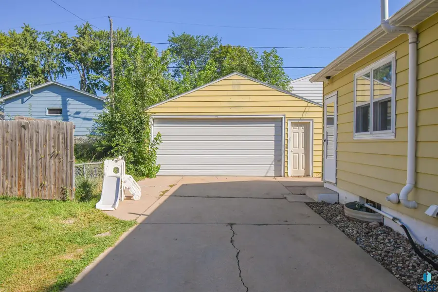 3104 E Claudette Dr, Sioux Falls, SD 57103 - #3