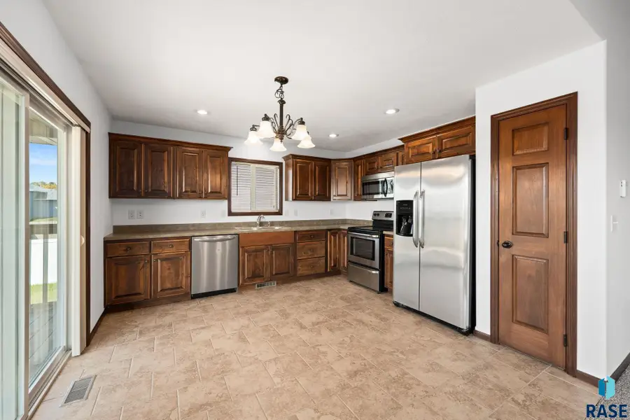 5603 W Bakker Park Dr, Sioux Falls, SD 57106 - #2