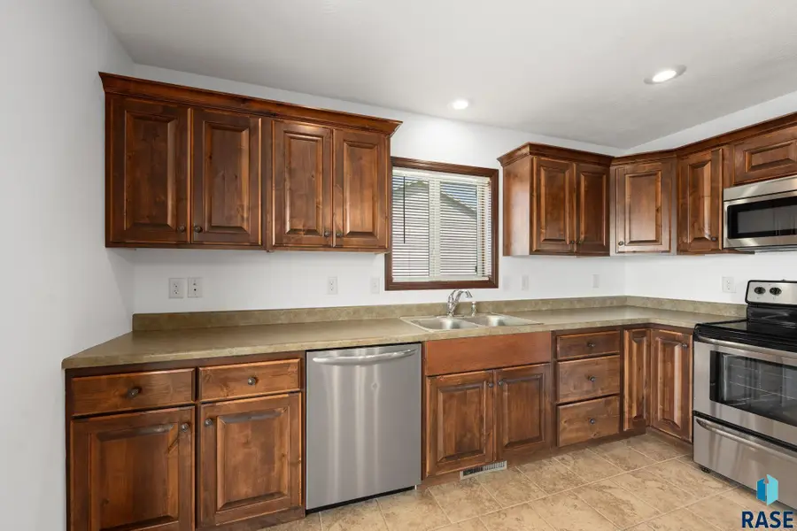 5603 W Bakker Park Dr, Sioux Falls, SD 57106 - #3