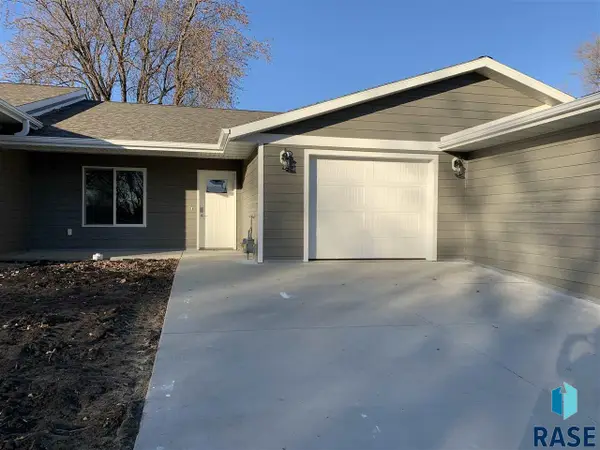 104 W Barck Ave, Luverne, MN 56156