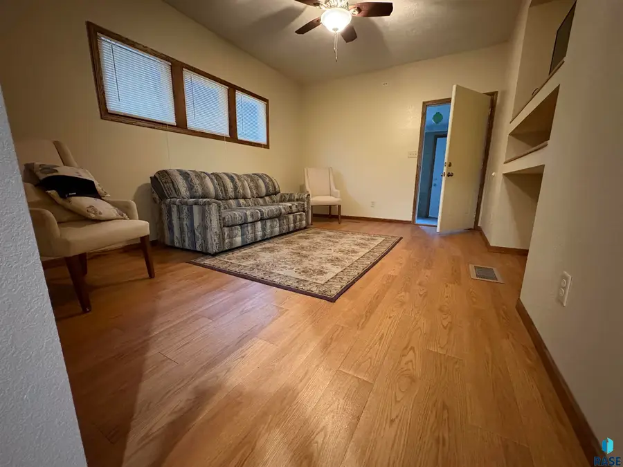 327 Cliff Ave, Sioux Falls, SD 57103 - #3