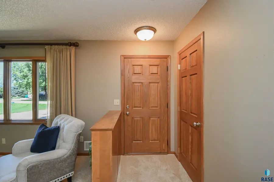 8317 W 42nd St, Sioux Falls, SD 57106 - #3