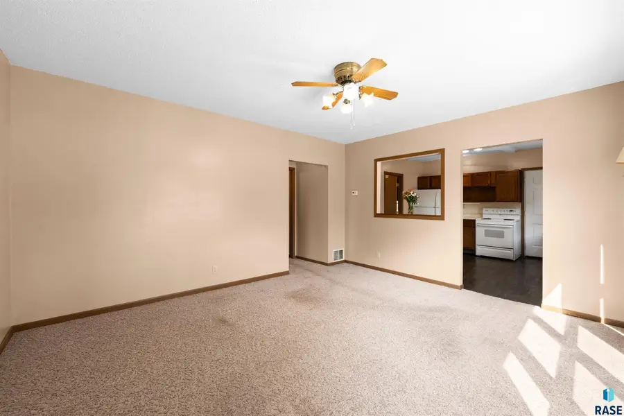 106 S Williams Ave, Sioux Falls, SD 57104 - #3
