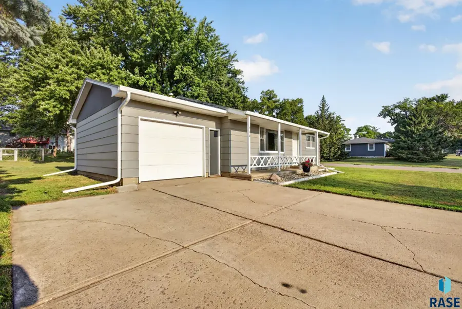 400 S Jefferson St, Humboldt, SD 57035 - #3