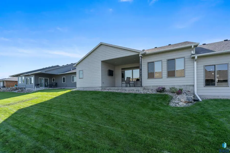 5406 S Bahnson Ave, Sioux Falls, SD 57108 - #2