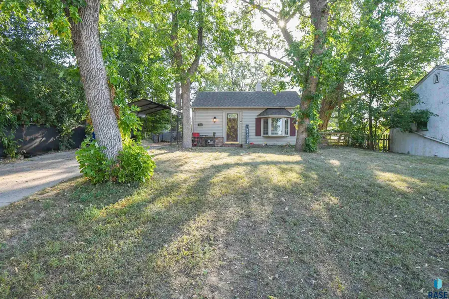 400 S Lowell Ave, Sioux Falls, SD 57103 - #2
