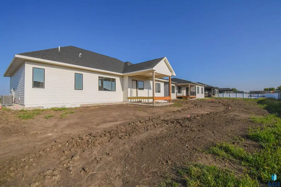 836 Almond Ave, Harrisburg, SD 57032 - #2