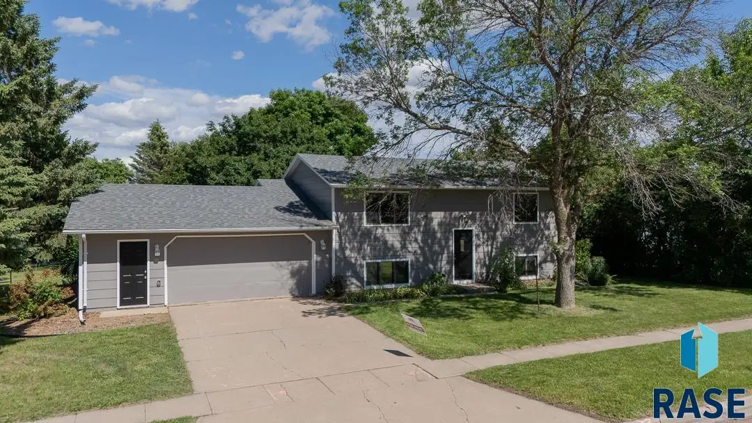 1000 S Lakota Ave, Brandon, SD 57005 - #1