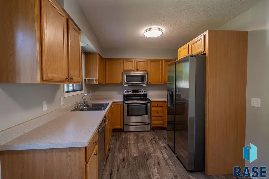 1000 S Lakota Ave, Brandon, SD 57005 - #3