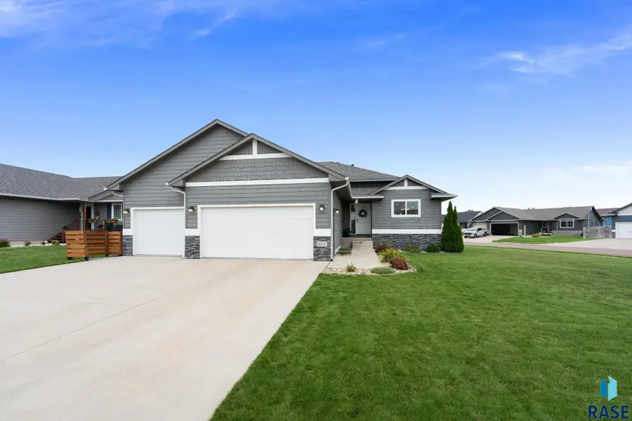 612 Legendary Dr, Harrisburg, SD 57032 - #3