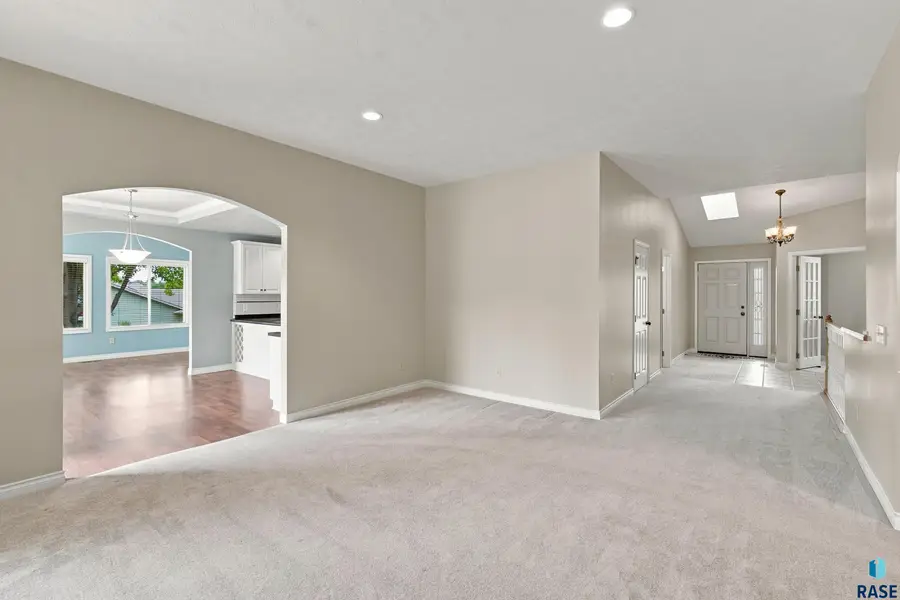 2311 W Brook Haven Pl Pl, Sioux Falls, SD 57108 - #3
