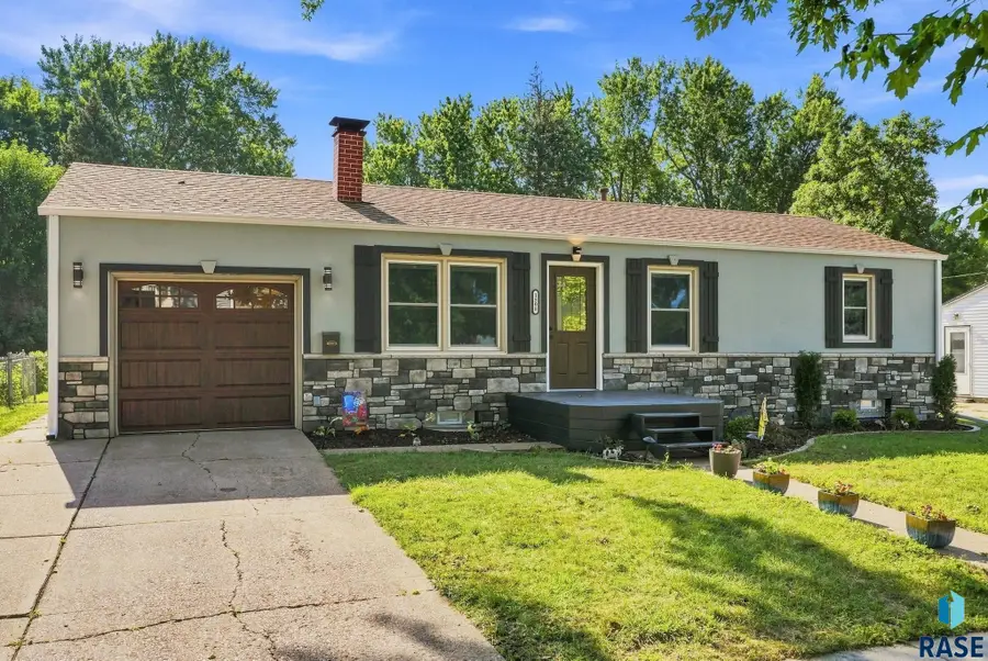1508 S Olive Dr, Sioux Falls, SD 57103 - #2