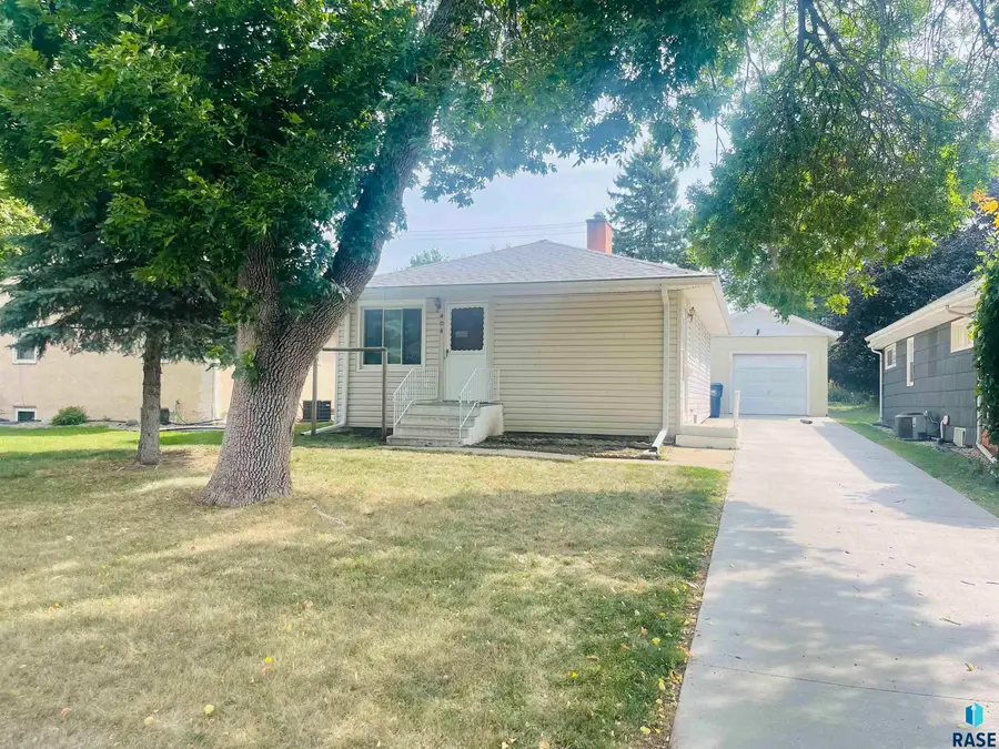 404 S Chicago Ave, Sioux Falls, SD 57103 - #2