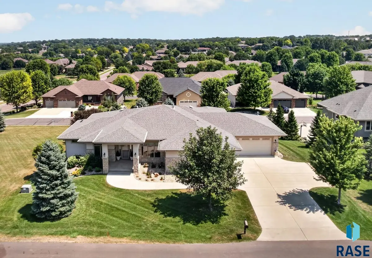 3001 W Old Yankton Rd, Sioux Falls, SD 57108 - #1