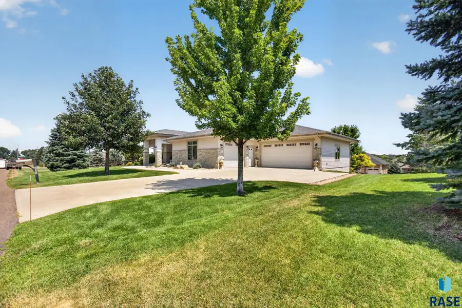 3001 W Old Yankton Rd, Sioux Falls, SD 57108 - #2