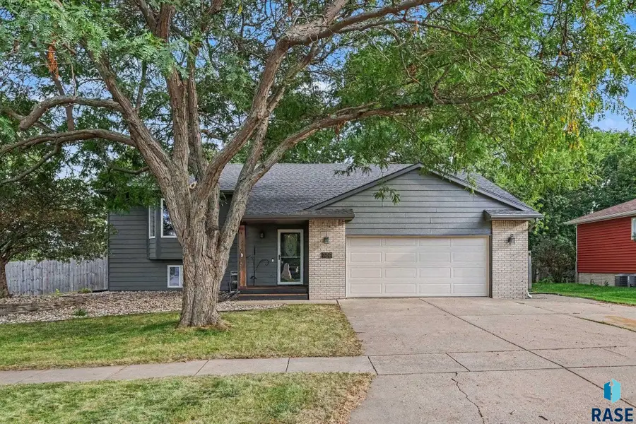 700 N Zelmer Dr, Tea, SD 57064 - #2