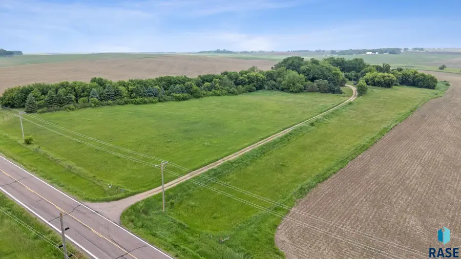 47986 254th St, Garretson, SD 57030 - #2
