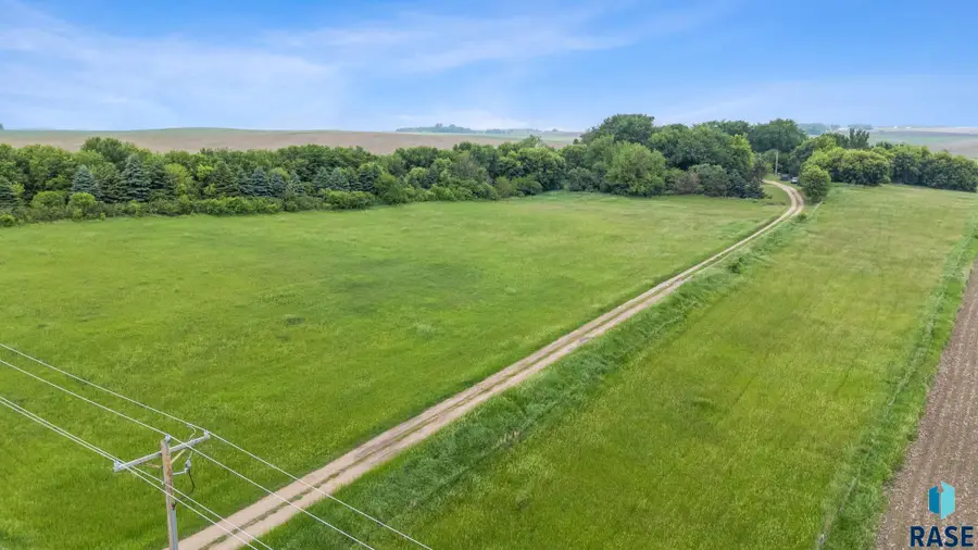 47986 254th St, Garretson, SD 57030 - #3