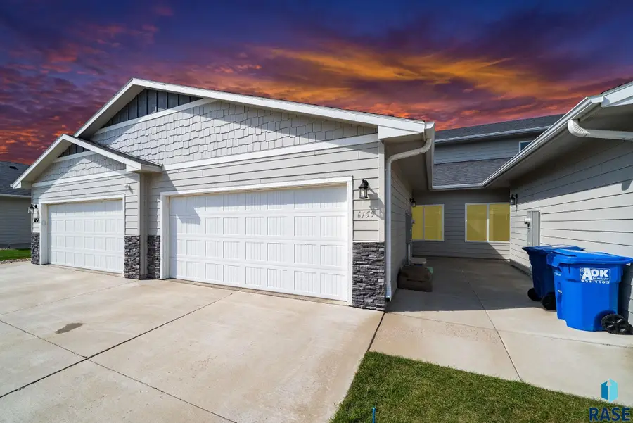6155 S Alki Pl, Sioux Falls, SD 57108 - #2