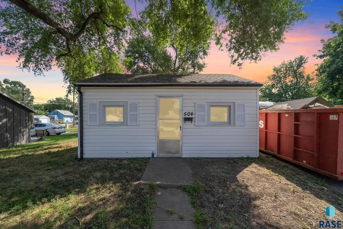 504 S Elmwood Ave, Sioux Falls, SD 57104 - #1