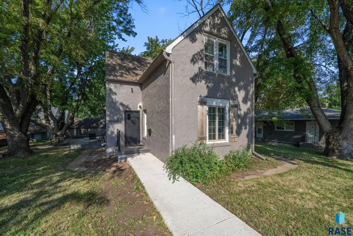 641 S Prairie Ave, Sioux Falls, SD 57104 - #1