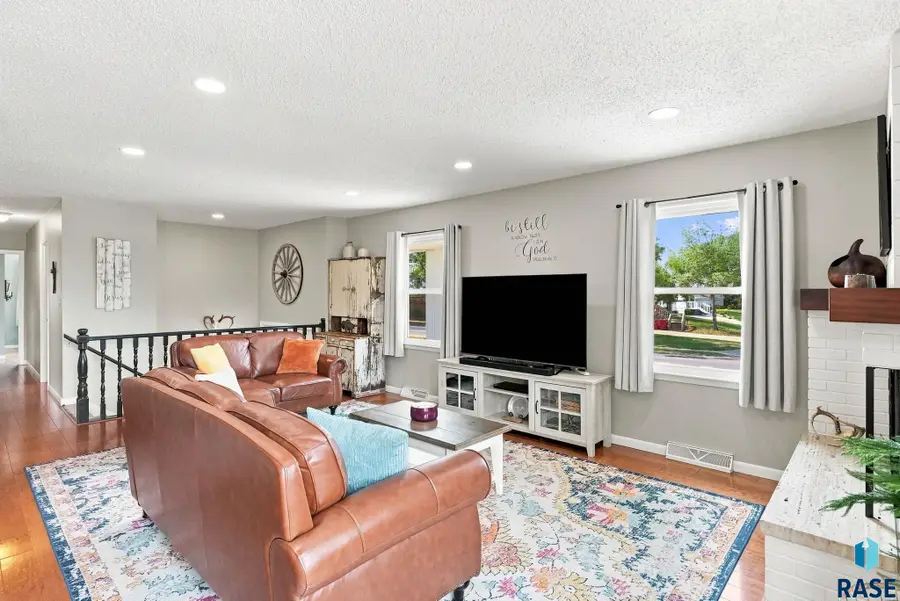 4200 S Glenview Rd, Sioux Falls, SD 57103 - #2