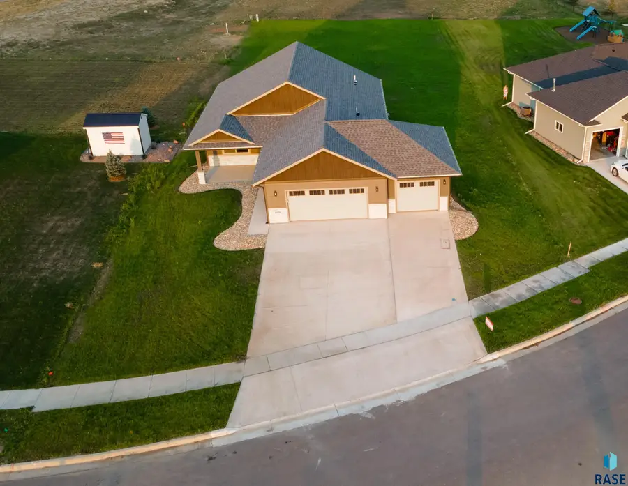 1108 N Slate Ave, Brandon, SD 57005 - #2