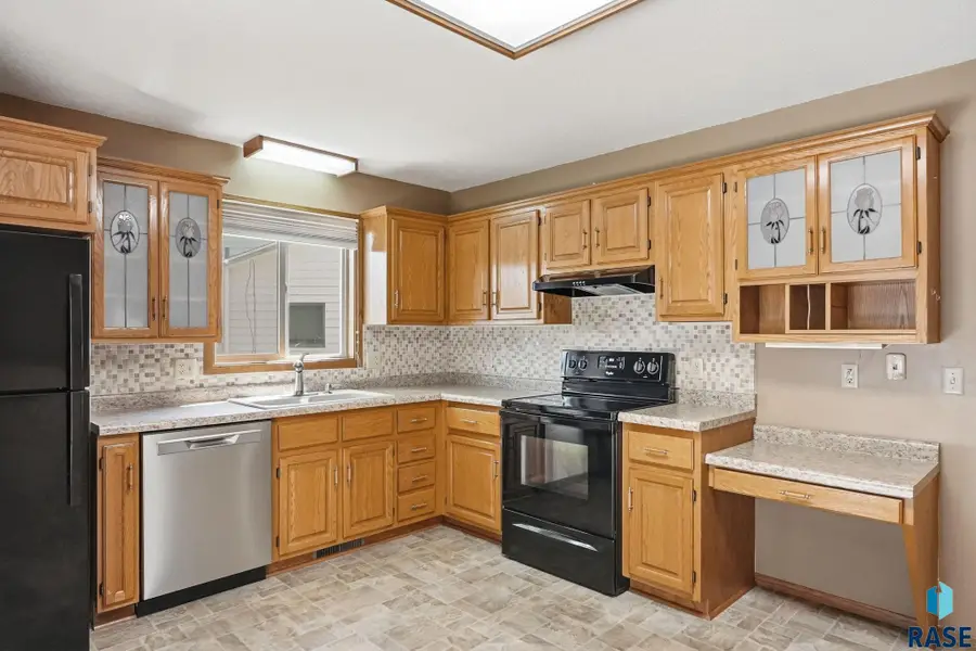 4901 S Shamrock Cir, Sioux Falls, SD 57106 - #3