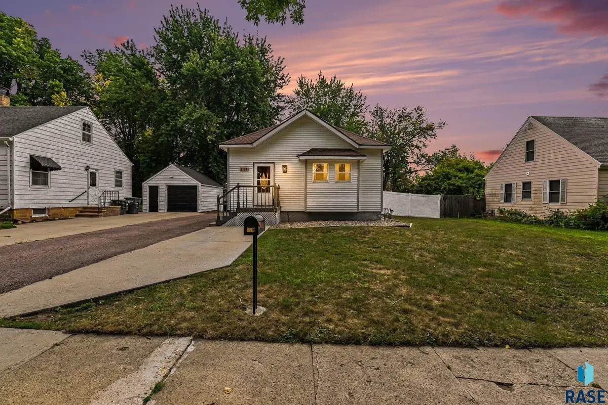 117 S Donaldson St, Luverne, MN 56156 - #1