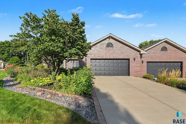 5206 S Sweetbriar Ct, Sioux Falls, SD 57108