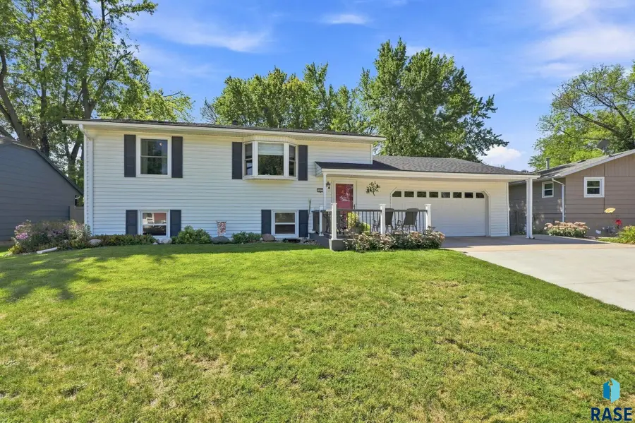 113 Ivy Ln, Harrisburg, SD 57032 - #2