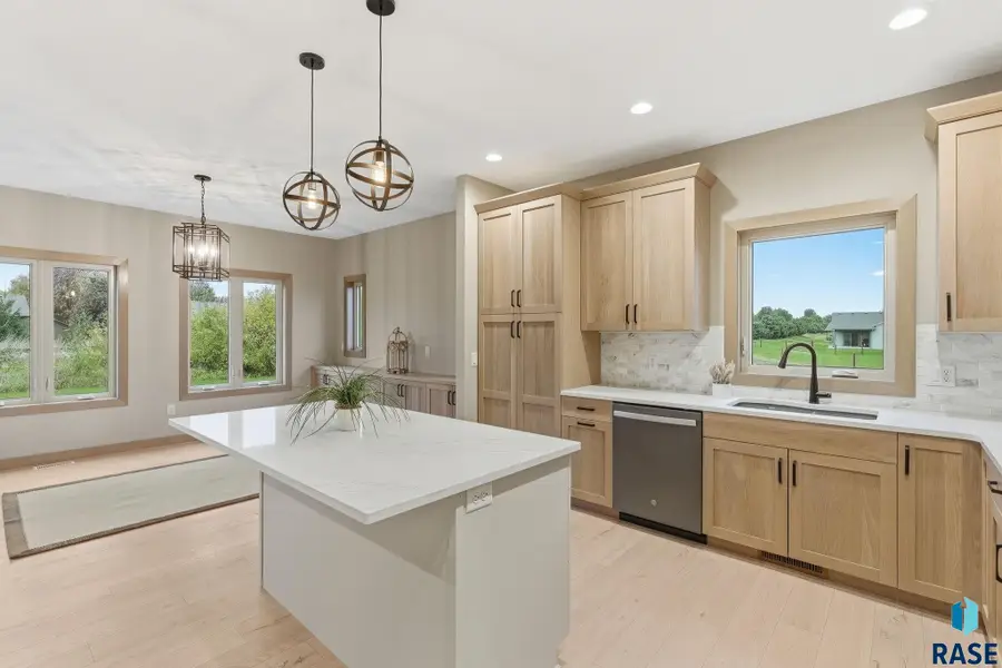 2401 E Joshua Cir, Sioux Falls, SD 57108 - #3