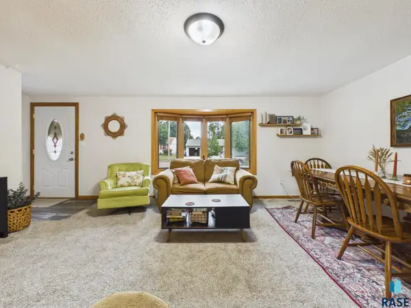3912 E Claudette Dr, Sioux Falls, SD 57103
