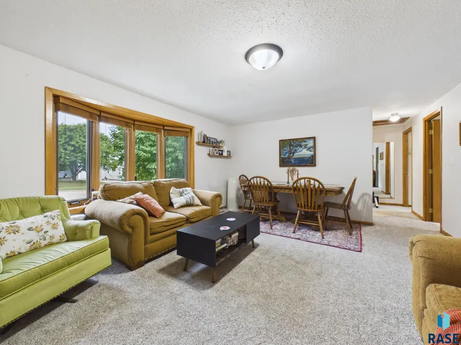 3912 E Claudette Dr, Sioux Falls, SD 57103 - #2